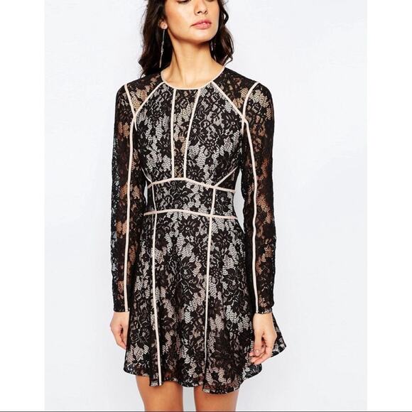 The Jetset Diaries Pizzo Lace Open Back Mini Dress Size Medium - Picture 8 of 9